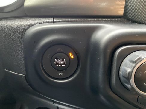 Used 2023 Jeep Gladiator Overland image 28