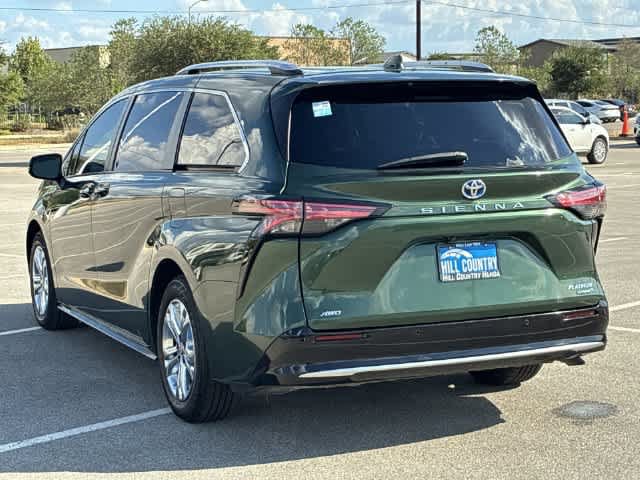 Used 2024 Toyota Sienna Platinum AWD/4WD image 4