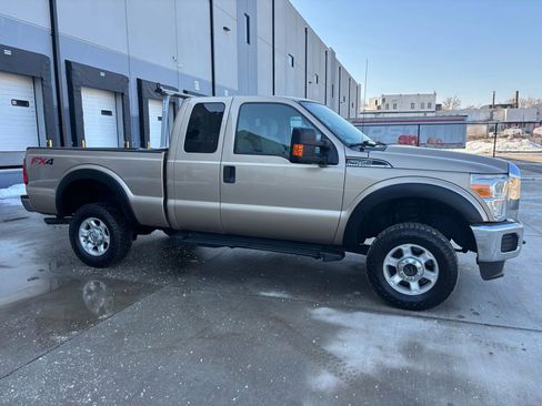 Used 2014 Ford F250 XLT w/ XLT Interior Package image 10