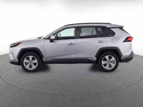 Used 2025 Toyota RAV4 XLE image 8