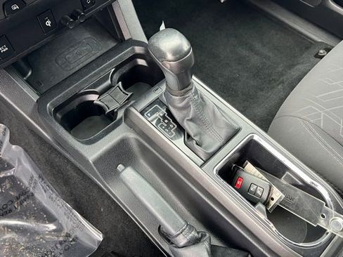 Used 2017 Toyota Tacoma TRD Off-Road w/ Tow Package (A/T) image 20