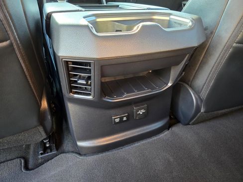 Used 2025 Toyota Tundra Limited AWD/4WD image 12