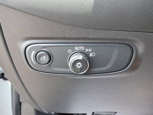 Used 2023 Chevrolet Equinox LT FWD image 15