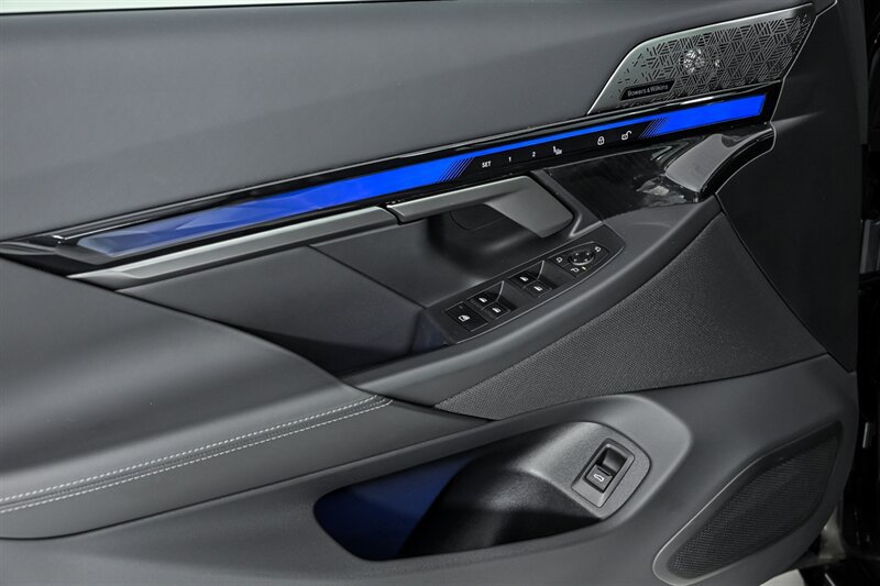 Used 2025 BMW M5 Touring AWD/4WD image 19
