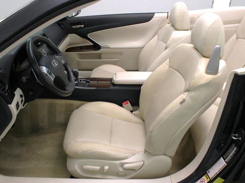 Used 2011 Lexus IS 250C image 41