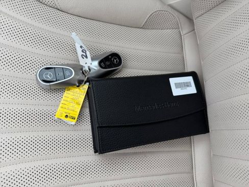 Used 2022 Mercedes-Benz EQS 450+ Sedan image 22