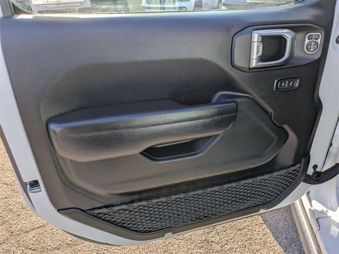 Used 2023 Jeep Wrangler Unlimited Rubicon image 11