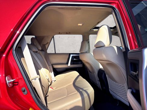Used 2022 Toyota 4Runner Limited AWD/4WD image 8
