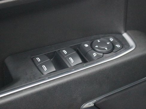 Used 2023 GMC Sierra 1500 SLT image 17