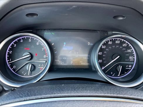 Used 2018 Toyota Camry XLE image 24