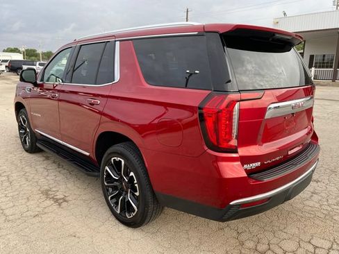 Used 2022 GMC Yukon SLT w/ SLT Premium Package AWD/4WD image 4