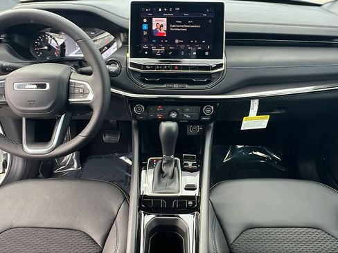 New 2026 Jeep Compass Latitude image 26