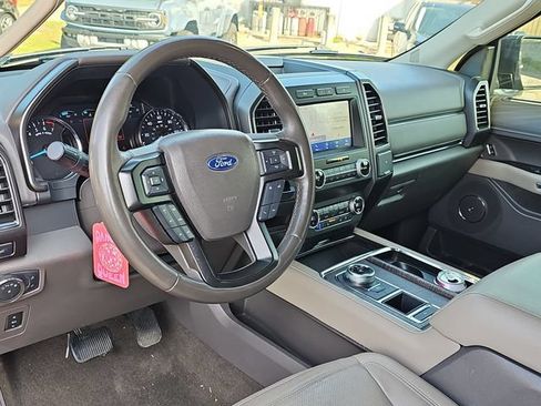 Used 2020 Ford Expedition Limited RWD image 11