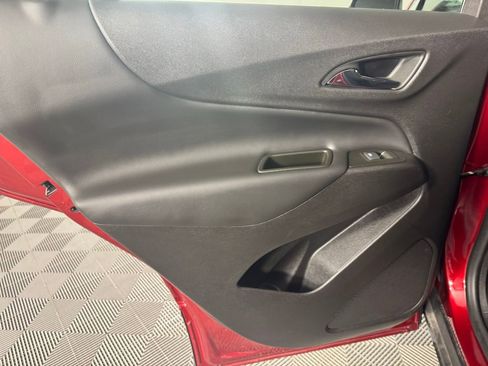 Used 2024 Chevrolet Equinox LT image 23