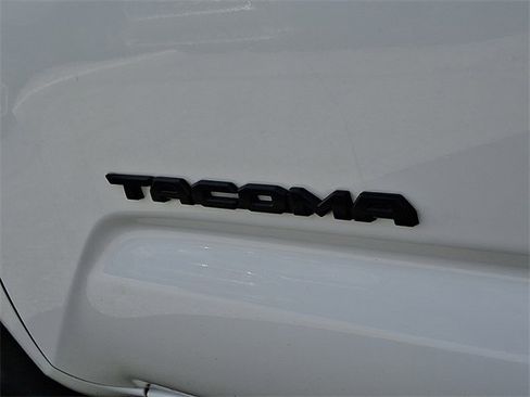 Certified 2023 Toyota Tacoma TRD Off-Road image 29