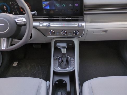 New 2026 Hyundai Kona SE image 19