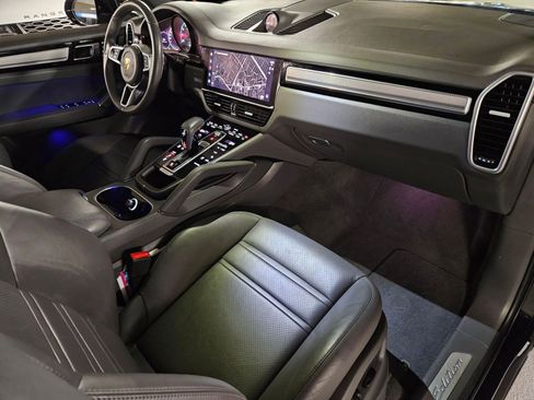 Used 2022 Porsche Cayenne S image 21