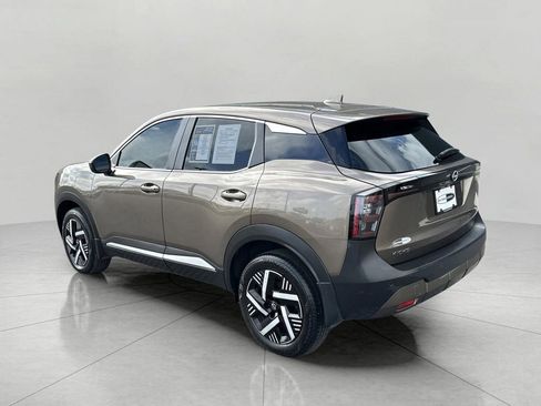 Used 2025 Nissan Kicks SV FWD image 5