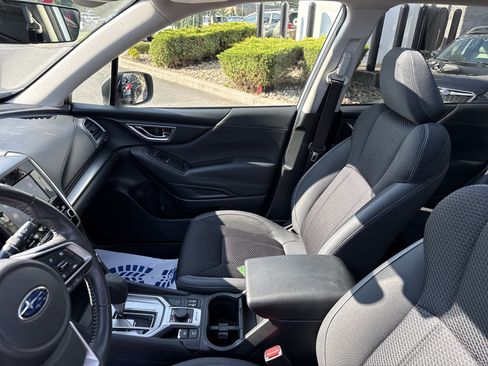 Used 2019 Subaru Forester Premium AWD/4WD image 22