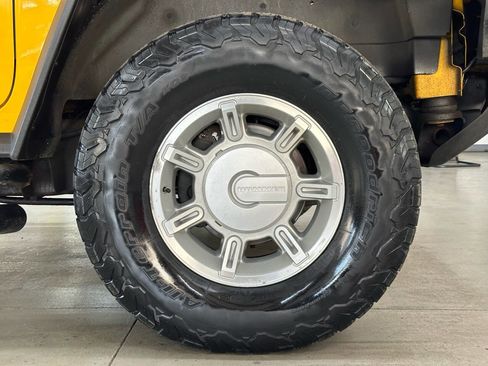 Used 2003 HUMMER H2 w/ Preferred Equipment Group image 33