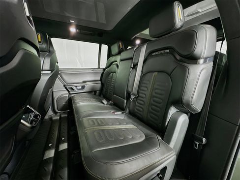 Used 2022 Rivian R1S Launch Edition image 25