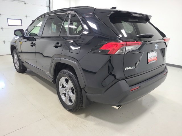 Used 2022 Toyota RAV4 XLE w/ Convenience Package AWD/4WD image 5