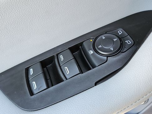 Used 2019 Chevrolet Blazer LT image 30