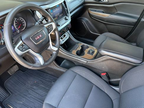 Used 2022 GMC Acadia SLE FWD image 11