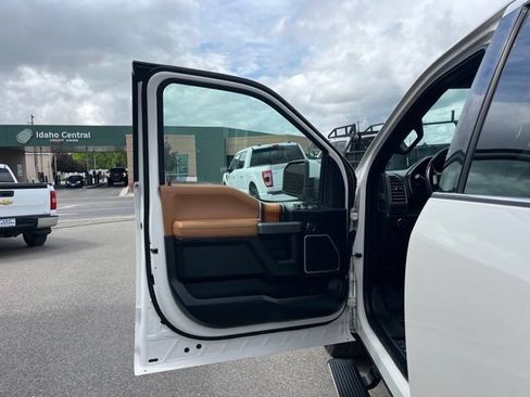 Used 2017 Ford F150 Limited w/ Trailer Tow Package AWD/4WD image 26