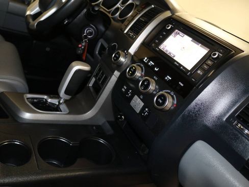 Used 2017 Toyota Sequoia Limited w/ Safety & Convenience Package AWD/4WD image 67