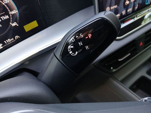 New 2026 Volkswagen Tiguan SE image 23