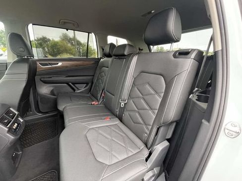 Certified 2026 Volkswagen Atlas SE FWD image 13