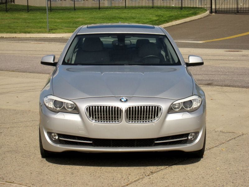 Used 2013 BMW 550i Sedan RWD image 5