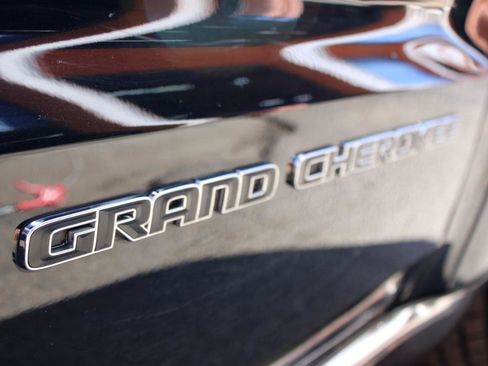 Used 2019 Jeep Grand Cherokee Summit AWD/4WD image 7