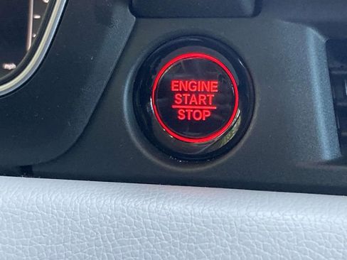 Used 2025 Honda Pilot Elite image 17