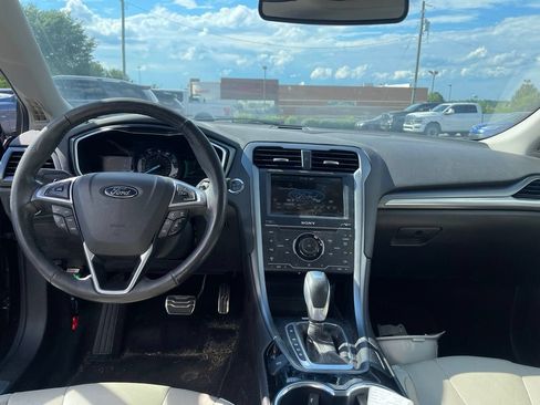 Used 2014 Ford Fusion Titanium FWD image 11