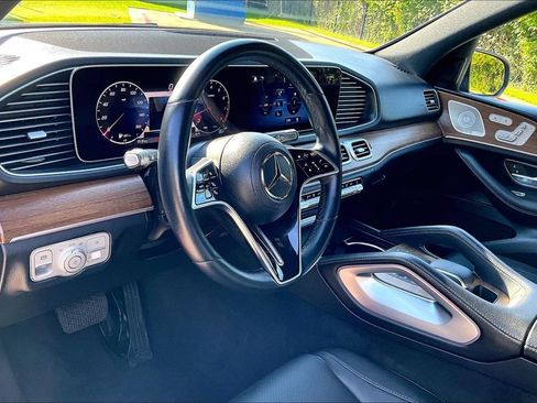 Used 2025 Mercedes-Benz GLE 350 4MATIC image 17