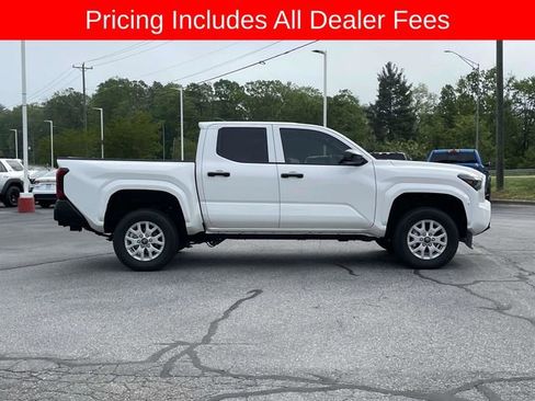 Used 2025 Toyota Tacoma SR AWD/4WD image 6
