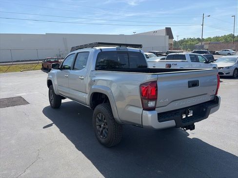 Used 2023 Toyota Tacoma SR5 w/ Technology Package image 5