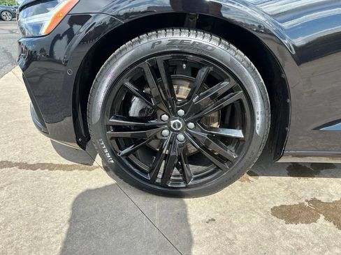 Certified 2024 Volvo S60 B5 Plus AWD/4WD image 10