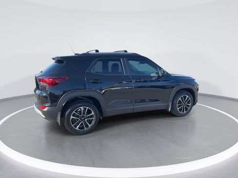 Used 2024 Chevrolet TrailBlazer LT w/ Driver Confidence Package image 8