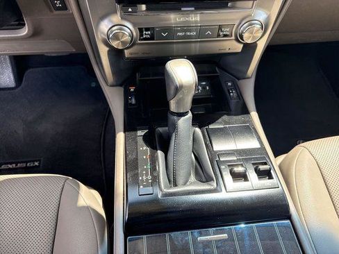 Certified 2021 Lexus GX 460 Premium w/ Premium Package AWD/4WD image 21