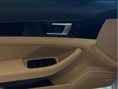 Used 2019 Porsche Panamera 4 AWD/4WD image 11
