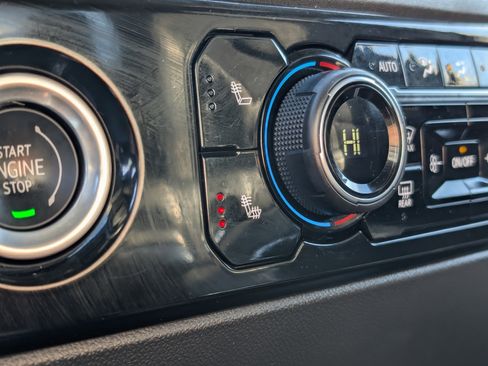 Used 2022 Chevrolet Silverado 1500 LT Trail Boss w/ Protection Package image 4