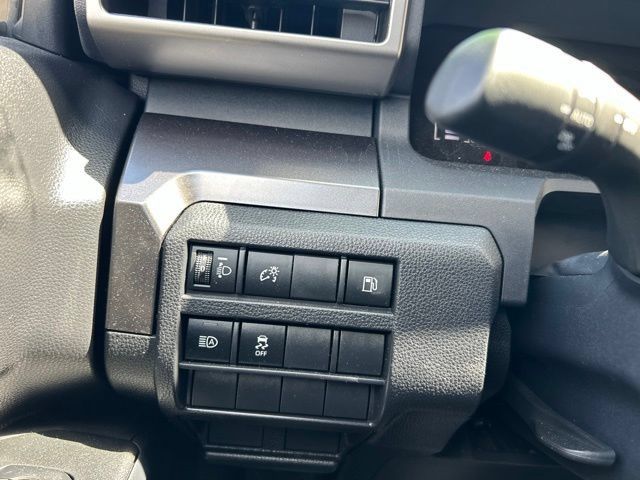 Used 2025 Toyota 4Runner SR5 AWD/4WD image 23