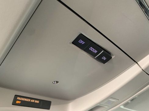 Used 2020 Chevrolet Tahoe 4WD image 13