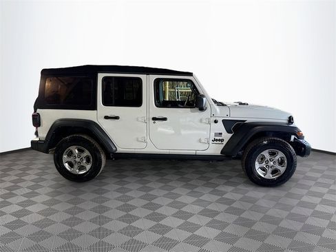 Used 2021 Jeep Wrangler Unlimited Freedom Edition image 5