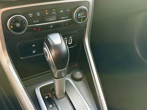 Used 2019 Ford EcoSport SES image 16