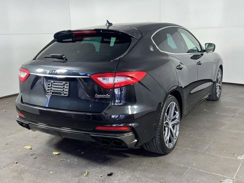 Used 2019 Maserati Levante Trofeo image 7