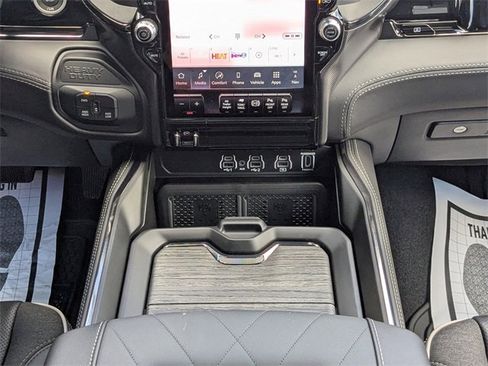 New 2025 RAM 2500 Limited image 19